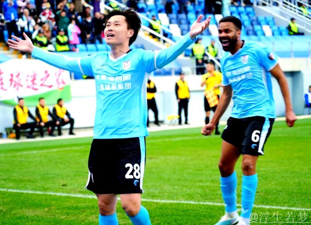 费煜助力大连英博以胜利庆祝